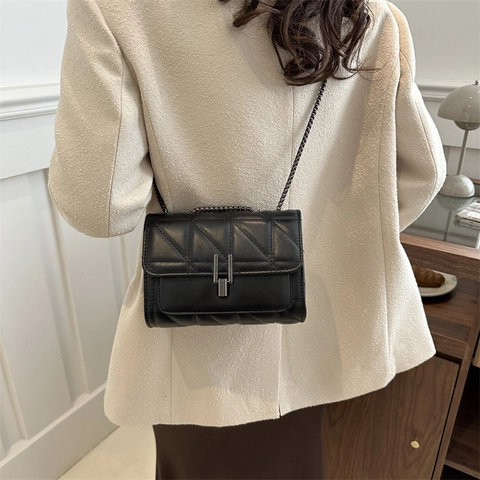 Bolso de Hombro Acolchado para Mujer con Cadena de Diamantes Cuero PU Bolso Bandolera Pequeño Minimalista Chic Urbano Cuadrado