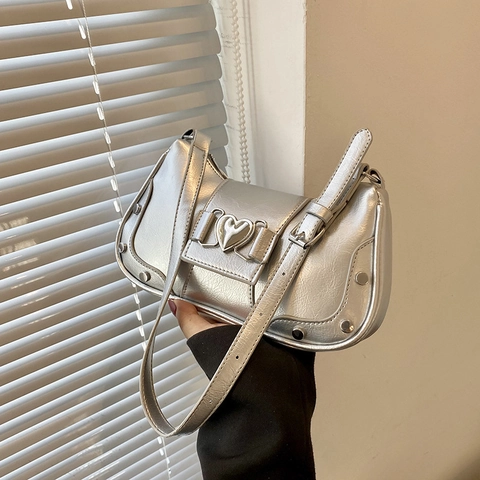 Y2K Fashion PU Leather Underarm Bag For Women Shiny Patent Leather Shoulder Bag With Heart Buckle Rivets Solid Color Tote Bag