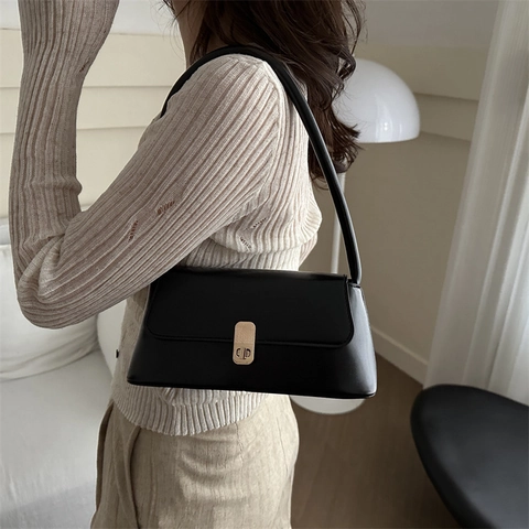 Vintage PU Leather Baguette Shoulder Bag For Women Fashion Underarm Bag With Gold Metal Buckle Urban Simple Handbag
