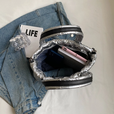 Damen PU Gesteppt Puffer Schultertasche Metallic Tote Umhängetasche Modische Große Kapazität Reise Tasche Für Den Alltag