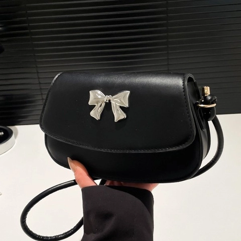 Moderne Damen PU Leder Schultertasche Mode Silber Metall Schleife Klapptasche Vielseitige Pendler Quadratische Umhängetasche Handtasche