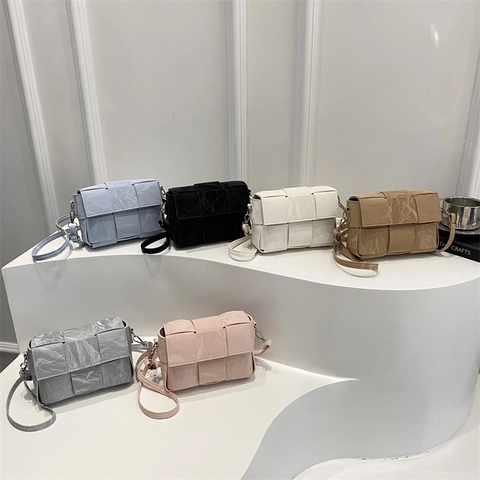 Women Woven Shoulder Bag Retro PU Leather Crossbody Bag Minimalist Fashion Street Style Small Square Purse Flap Handbag