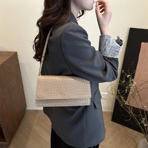 Women Woven PU Leather Shoulder Bag Fashion Underarm Bag Simple Square Flap Bag 2025 Spring Summer Street Trendy Handbag
