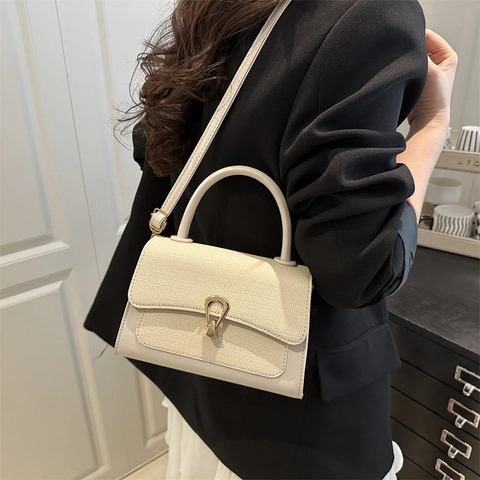Damen Stilvolle PU Leder Gewebte Nähte Schultertasche Hufeisen Metallschloss Lässige Umhängetasche Handtasche Kleine Quadratische Tasche