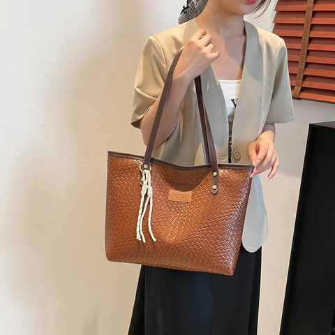 Große Kapazität Gewebte Rauten Tote Bag Damen PU Leder Vintage Pendler Achseltasche Schultertasche Mit Quastenanhänger Handtasche
