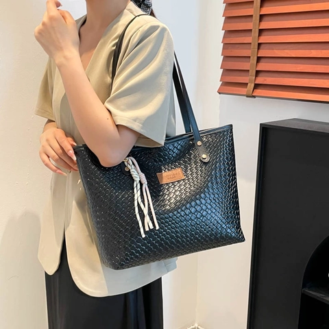 Große Kapazität Gewebte Rauten Tote Bag Damen PU Leder Vintage Pendler Achseltasche Schultertasche Mit Quastenanhänger Handtasche