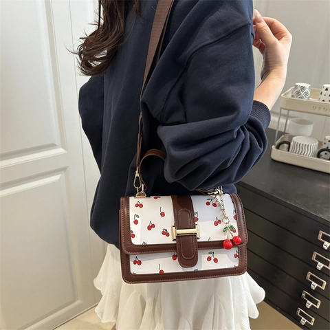 Bolso de Hombro para Mujer de Moda Cuero PU Estampado de Cerezas Bolso Bandolera Cuadrado Pequeño Con Colgante de Cereza