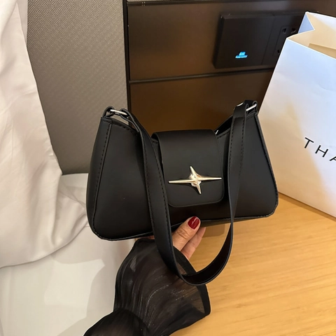 Bolso de Axila de Cuero PU Minimalista Urbano para Mujer Hebilla de Metal de Estrella Color Sólido Bolso de Hombro Versátil