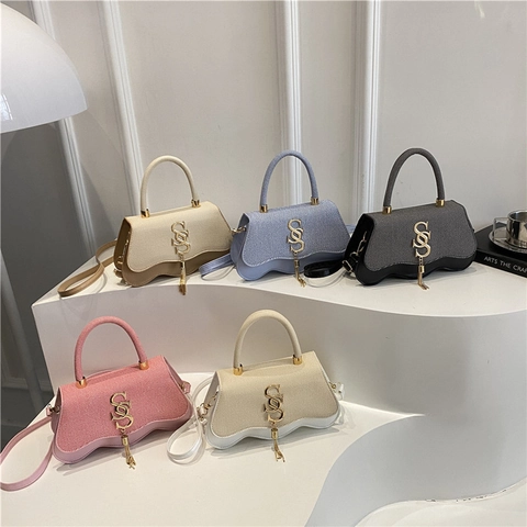 Elegant Scalloped Bottom Small Square Bag Woven Texture Handbag Metallic Letter Hardware Tassel Crossbody Shoulder Bag Women