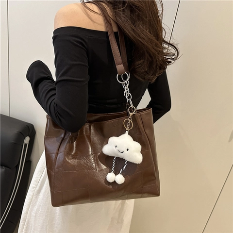 Large Capacity Women PU Leather Tote Bag Geometric Stitching Shoulder Bag With Cloud Plush Pendant Casual Commuting Handbag