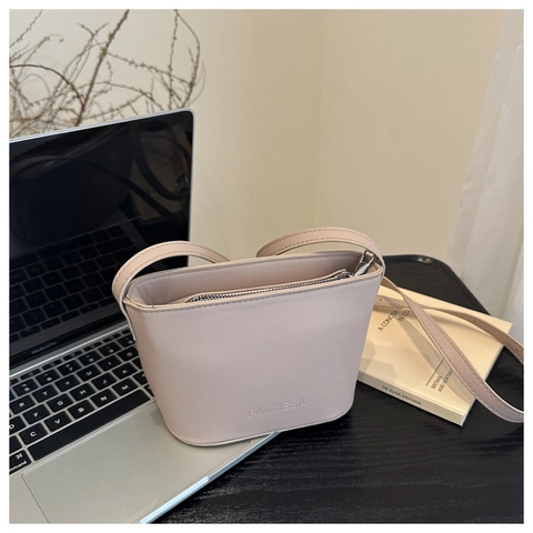 Minimalistische PU Leder Umhängetasche Eimertasche Für Damen 2025 Mode Kleine Schultertasche Einfarbig Reißverschluss Lässige Reisehandtasche
