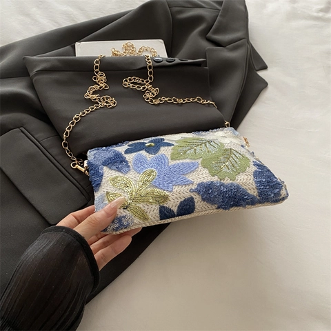 Pochette pour Femmes en Nylon Tissé avec Broderie Florale et Paillettes Sac Enveloppe avec Bandoulière en Chaîne Métallique Style Bohème