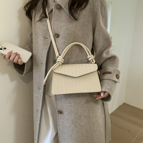 Minimalist Woven PU Leather Shoulder Bag For Women Knotted Handle Solid Color Retro Small Square Crossbody Commuting Bag