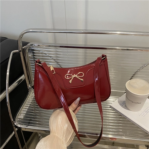 Sac Sous le Bras en Cuir Verni avec Nœud pour Femmes Sac à Épaule en Cuir Synthétique Brillant Style Rétro Français Sac Baguette