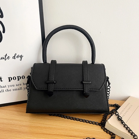 Borsa da Donna a Mano in Pelle PU Saffiano Mini Tracolla Con Catena in Metallo Pendolare Patta Cartella