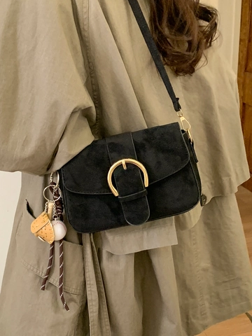 Vintage Suede Textured Fabric Shoulder Bag For Women Minimalist Flap Crossbody Bag With Baseball Charm Retro Square Handbag