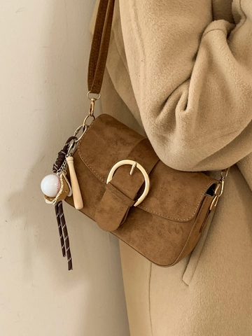 Vintage Suede Textured Fabric Shoulder Bag For Women Minimalist Flap Crossbody Bag With Baseball Charm Retro Square Handbag
