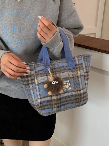 Borsa Tote da Donna Retrò Scozzese in Lana Con Ciondolo in Peluche Autunno Inverno Versatile Casual da Pendolare Borsa a Tracolla di Grande Capacità