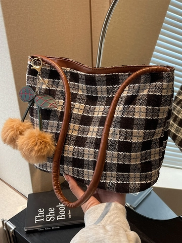 Borsa Tote in Tela Plaid Minimalista da Donna Grande Capacità Borsa a Tracolla a Scacchi Con Ciondolo a Palla di Pelo di Ciliegia