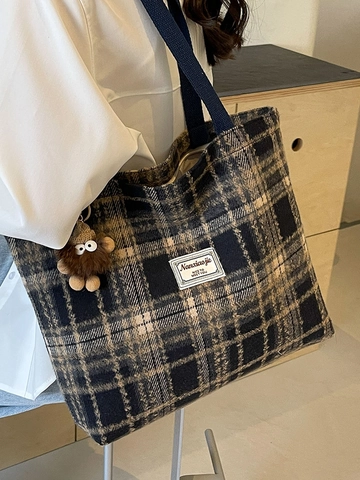 Borsa Tote da Donna a Quadri in Panno di Lana Grande Capacità Pendolare Borsa a Spalla Retro Autunno Inverno Con Ciondolo Peluche