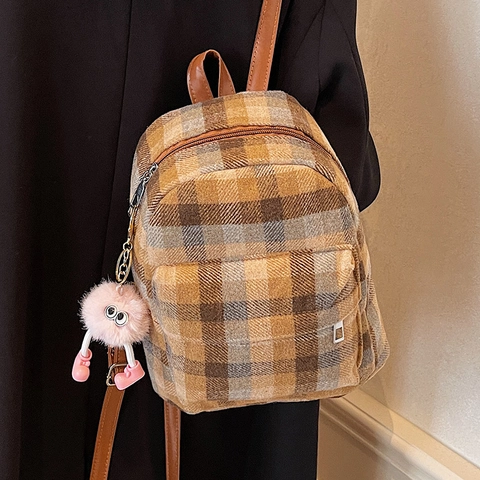 Damen Vintage Kariert Mini Rucksack College-Stil Wollen Kleiner Büchersack Mit Süßem Plüsch-Monster-Anhänger Casual Reise Daypack