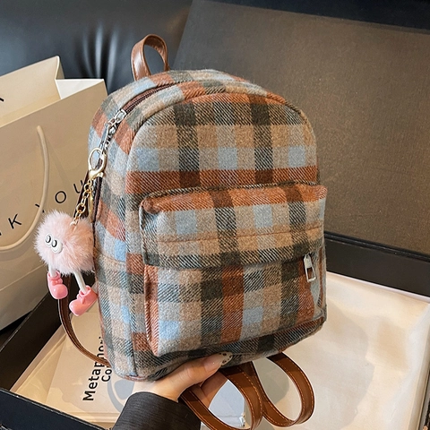 Damen Vintage Kariert Mini Rucksack College-Stil Wollen Kleiner Büchersack Mit Süßem Plüsch-Monster-Anhänger Casual Reise Daypack