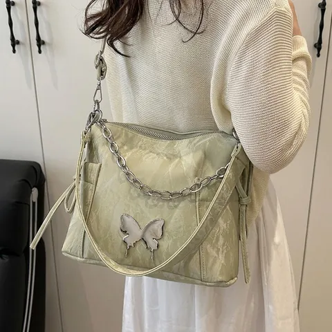 Borsa a Tracolla da Donna in Pelle PU Plissettata Con Fiocco a Farfalla in Metallo Argento Decorazione a Catena