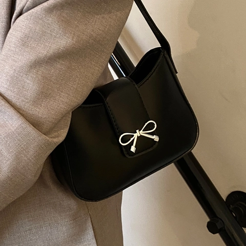 Borsa Sottobraccio in Pelle PU Minimalista da Donna Borsa a Tracolla alla Moda con Fiocco in Metallo per Pendolare Borsa Baguette