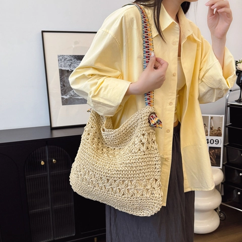Women Straw Woven Tote Bag Large Capacity Hollow Out Floral Shoulder Bag Bohemian Multi-Color Strap Summer Beach Bag