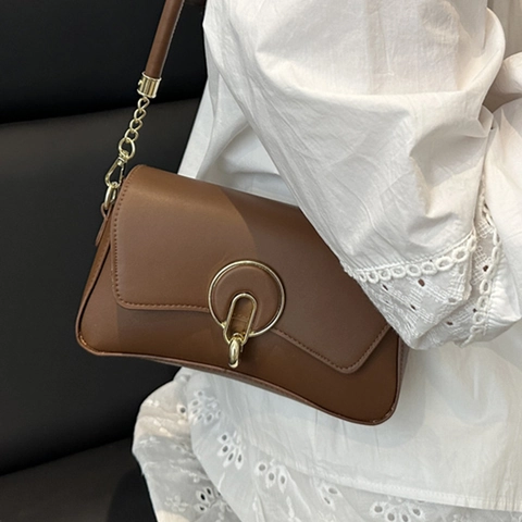 Bolso Bandolera de Cuero PU de Alta Gama para Mujer Bolso de Hombro Cuadrado Pequeño Moderno Con Hebilla de Aro Dorado 2025 Bolso de Viaje