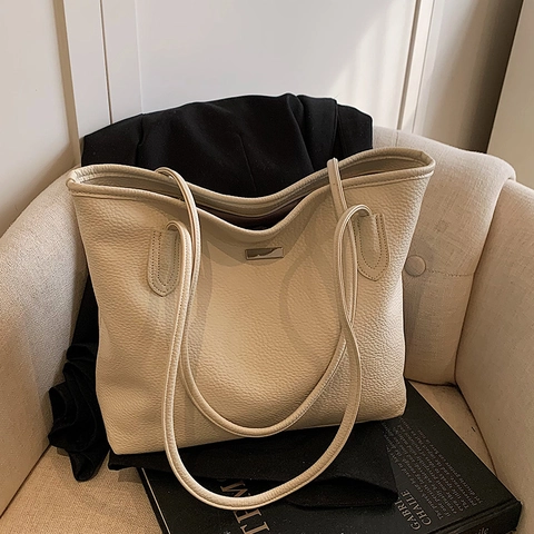 Sac Cabas Minimaliste en Cuir PU pour Femmes Grande Capacité Texture Litchi Sac à Épaule Élégant Sac à Main de Bureau Décor Métal