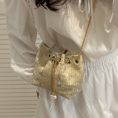 Damen Strohgewebte Eimertasche Besticktes Blumenmuster PU Leder Kette Schulter Umhängetasche Mit Künstlicher Perlenverzierung