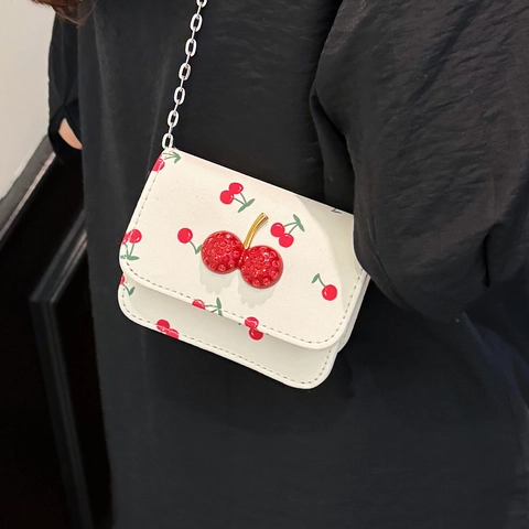Süße Damen Mini Umhängetasche Mit Kirschdruck Strass Kirschanhänger Kunstleder Metallkette Kleine Quadratische Tasche Handtasche