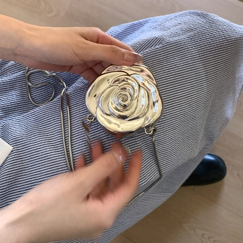 Women Acrylic Rose Flower Shaped Evening Bag With Metallic Luster Snake Chain Clasp Luxury Niche Designer Clutch Handbag