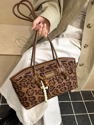 Vintage Large Capacity Suede Look PU Leather Tote Bag Women Leopard Print Shoulder Bag With Beaded Charm Casual Handbag