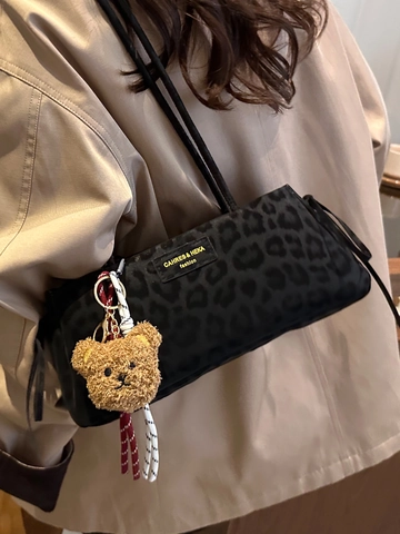 Borsa Sottobraccio con Stampa Leopardata di Nicchia Francese per Donna Grande Capacità Borsa a Tracolla Baguette con Ciondolo a Orso in Pelle PU