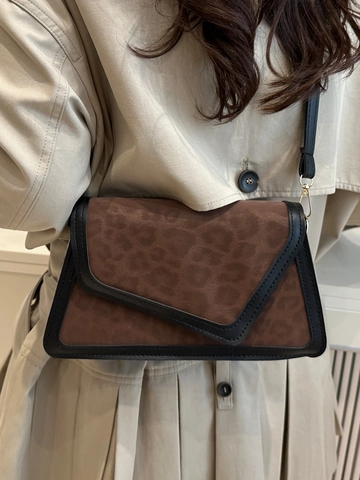 Borsa a Tracolla da Donna Vintage con Stampa Leopardata in Ecopelle PU Finiture a Contrasto Patta Geometrica Borsa a Tracolla Moda