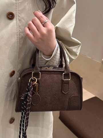 Borsa a Spalla Boston Retrò in Pelle PU da Donna Elegante Borsa a Tracolla a Giuntura Con Ciondolo a Racchetta da Tennis