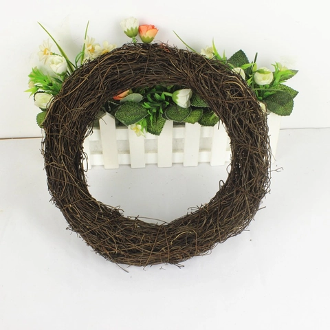 Hölzernes Natürliches Braunes Rebenkranzgestell Handgefertigter Rattanring Für Weihnachts-DIY-Basteln Hochzeitsfeier Hauswanddekoration
