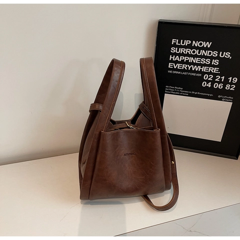 Vintage PU Leather Bucket Bag For Women Large Capacity Tote Shoulder Bag Rivet Detail Casual Commuter Handbag Solid Color