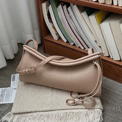 Minimalist PU Leather Baguette Shoulder Bag For Women Retro Lychee Texture Large Capacity Commuting Crossbody Bag Solid Color