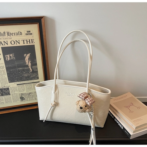 Borsa Tote da Donna a Grande Capacità in Pelle PU Borsa a Tracolla Texture Pieghettata Borsa da Pendolare Con Ciondolo a Orsetto Tinta Unita