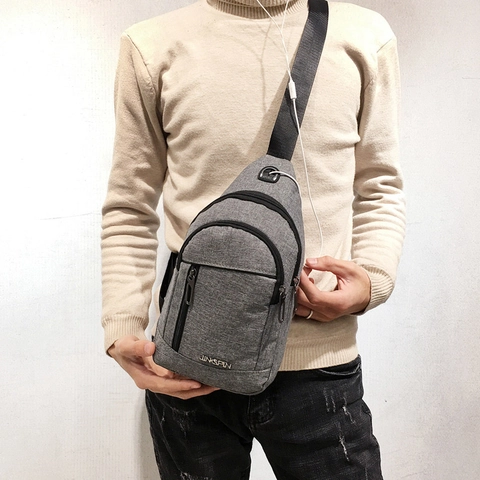 Borsello da Petto in Nylon Oxford Casual da Uomo Con Foro per Auricolari Moda Sport Sling Bag Tracolla Regolabile Borsa a Tracolla