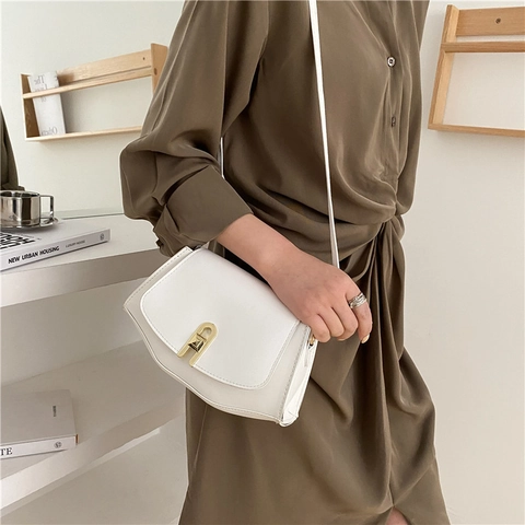 Damen Fashion Kunstleder Umhängetasche Mit Metallbogenschloss Trendy Kleine Quadratische Umhängetasche Für Den Täglichen Gebrauch