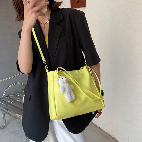 Women Large Capacity PU Leather Shoulder Bag Casual Solid Color Tote Bag With Plush Bear Charm For College Students Daily Use