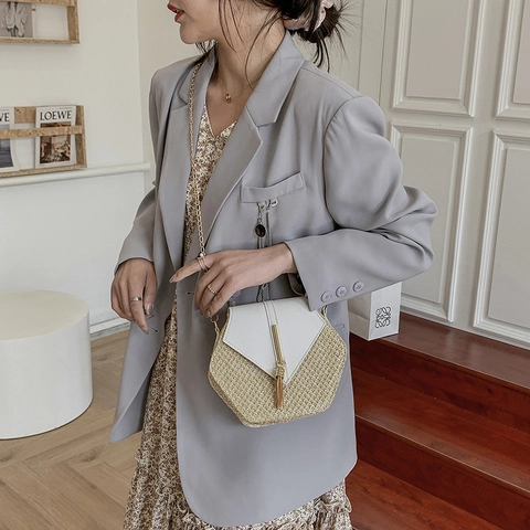 Damen Patchwork Sechseck Stroh Umhängetasche Mit PU Leder Klappe Metallkette Quaste Lässige Crossbody Strandtasche Urlaub Handtasche