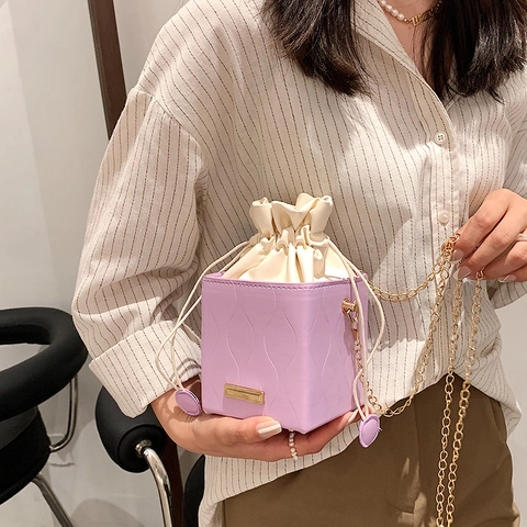 Damen Wellen Gesteppt PU Leder Box Eimer Tasche Mode Goldkette Kordelzug Crossbody Umhängetasche Kleine Handtasche