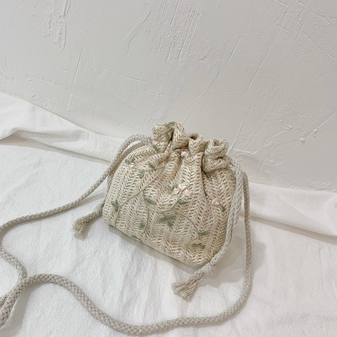 Strohgewebte Beuteltasche Blumenstickerei Kordelzug Sommer Boho Schulter Crossbody Tasche Für Frauen Kleine Lässige Handtasche