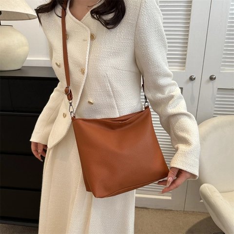 Winter Neu High-End Nischen Design Schultertasche Lychee Textur PU Leder Umhängetasche Minimalistisch Personalisiert Trendy Handtasche Damen Tasche