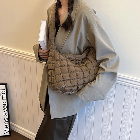 Women's Quilted Puffer Shoulder Bag Large Capacity Cloud Underarm Bag Solid Color Simple Trendy Hobo Fabric Handbag